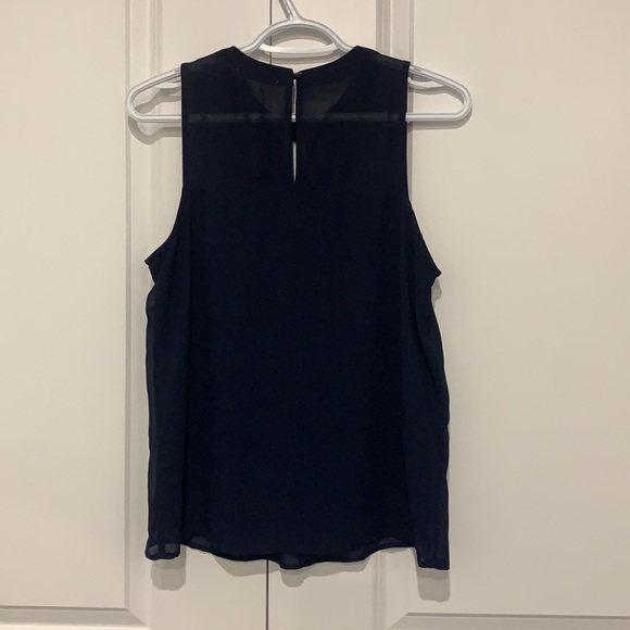 *3 for $21*Like new Navy Monteau sleeveless blouse - Picture 2 of 2